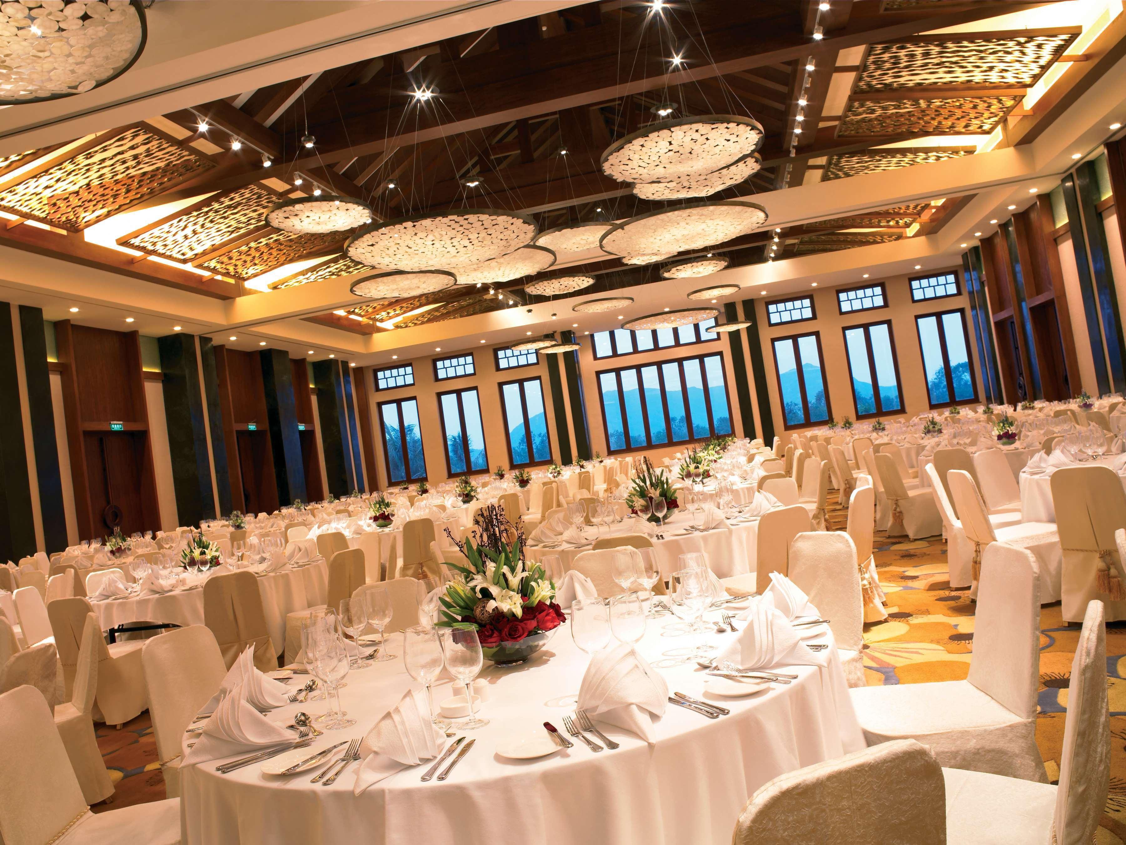 Hilton Sanya Yalong Bay Resort & Spa Restaurant photo